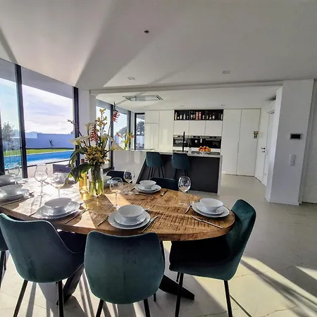 Villa Casa Arendina - Retreat With Heated Pool *