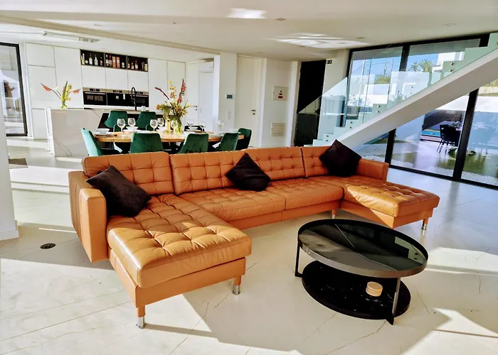 Casa Arendina - Retreat With Heated Pool