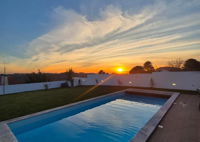 Villa Casa Arendina - Retreat With Heated Pool *
