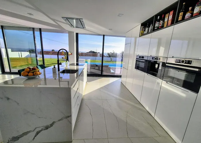 Villa Casa Arendina - Retreat With Heated Pool